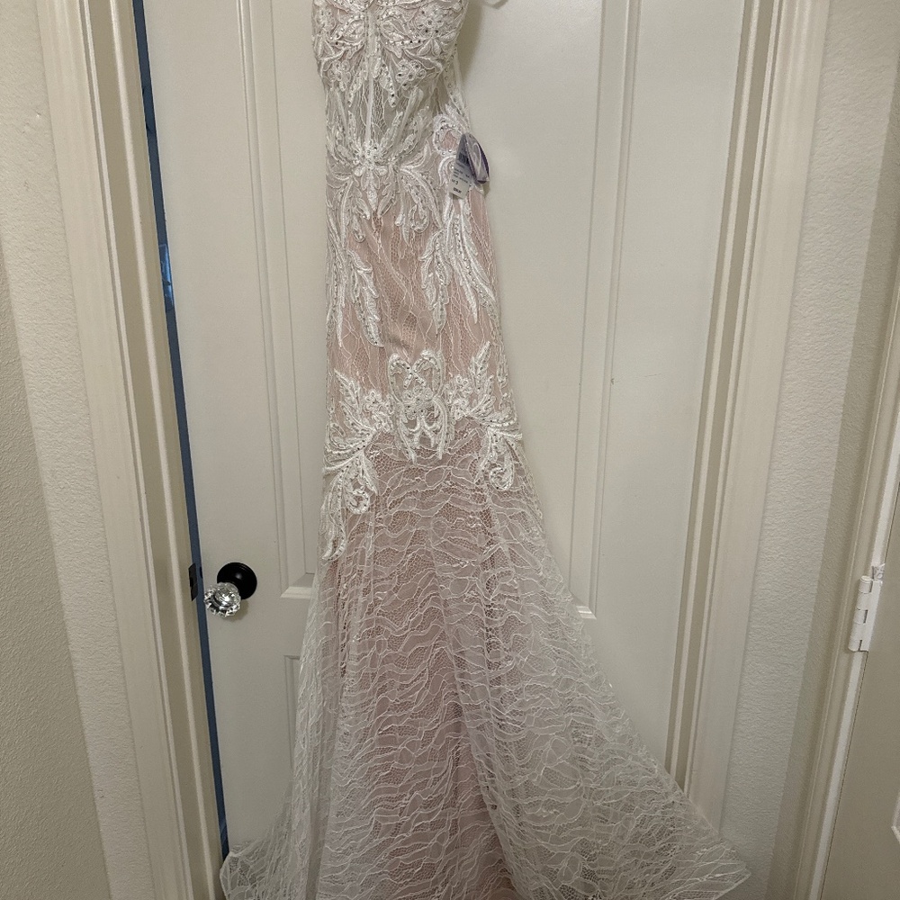 Formal Gown/Wedding Dress, Prom Dress
